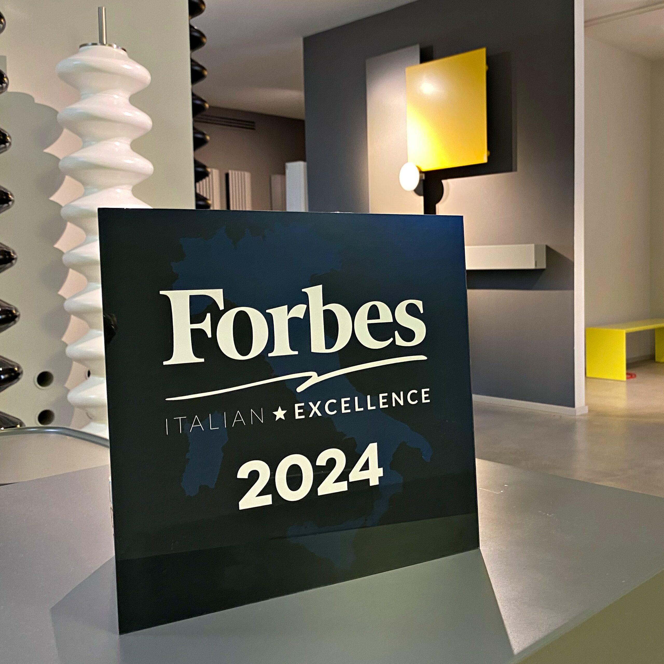 Tubes  premiata al Salone da Forbes Italia.